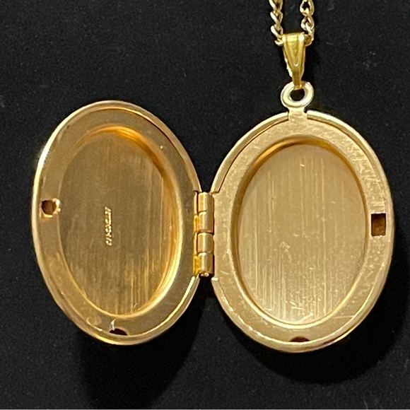 ✨ Rare Vintage Gold Filled Shell Cameo Locket Pendant - Picture 2 of 4